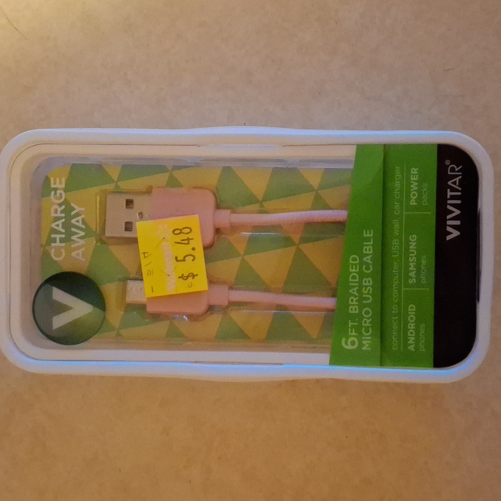 NIB Vivitar pink micro USB cable